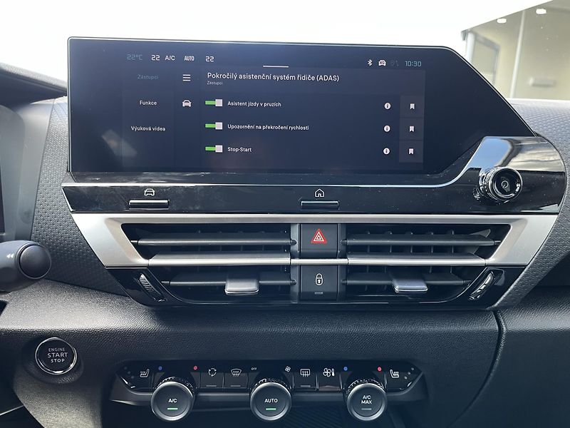 Citroën C4 (2026) COLLECTION Hybrid 145k  - fotka 12 z 23