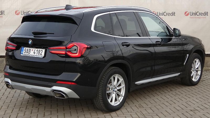 BMW X3 20d xDrive - fotka 3 z 23
