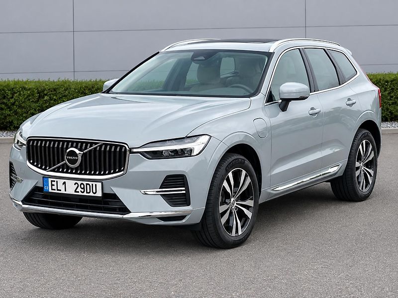 Volvo XC60 (2025) T6 RECHARGE PHEV 4WD ČR 1.maj  - fotka 2 z 46