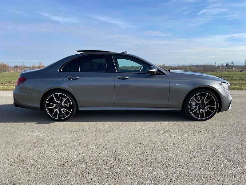 Mercedes-Benz Třídy E - fotka 6 z 12