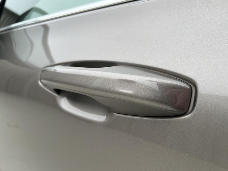 Volvo V60 D3 MOMENTUM PRO AUT - fotka 16 z 41