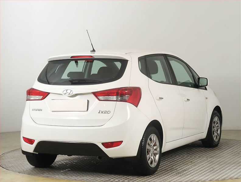 Hyundai ix20 (2019) 1.6 CVVT, ČR,1.maj - fotka 5 z 16