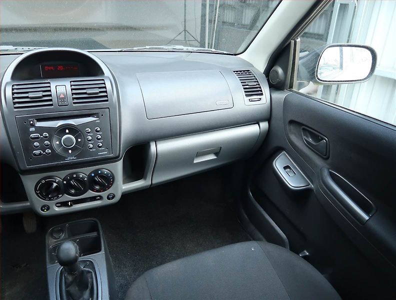 Suzuki Ignis (2008) 1.3, Klima, oblíbený vůz - fotka 8 z 14
