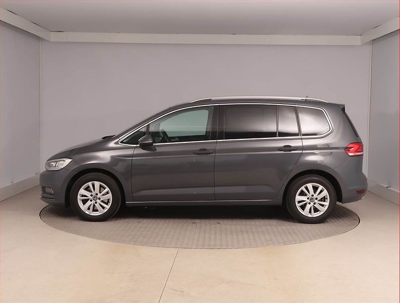 Volkswagen Touran (2023) 2.0 TDI - fotka 3 z 16