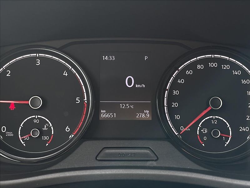 Volkswagen Caravelle 2,0 TDI 4MOT DSG Comfortline - fotka 10 z 23