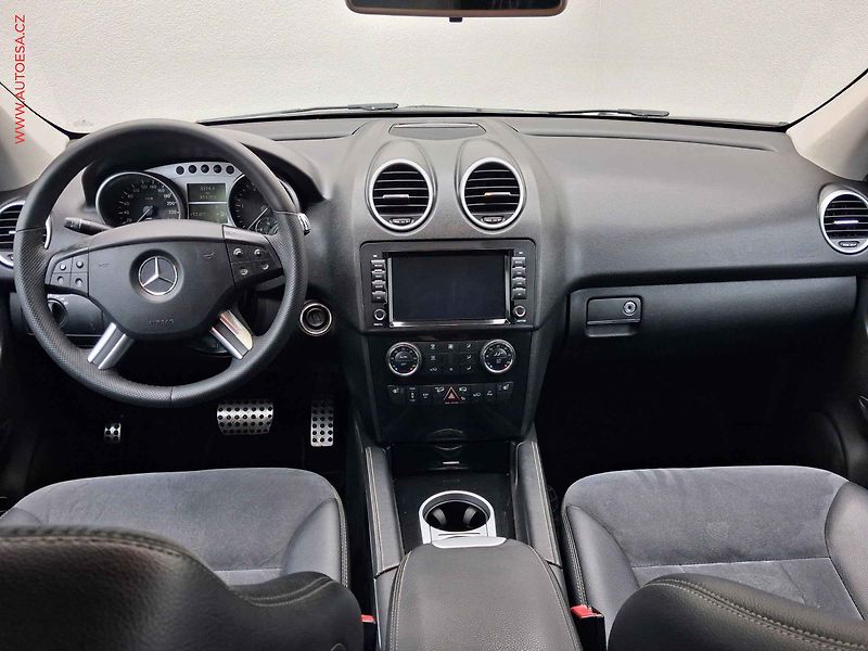 Mercedes-Benz Třídy M (2007) 3.0CDi ML350 4Matic, 1.maj - fotka 8 z 19