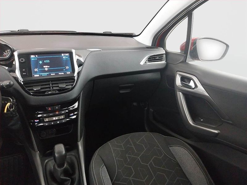 Peugeot 2008 (2019) 1.2 PureTech, Tempomat - fotka 8 z 16