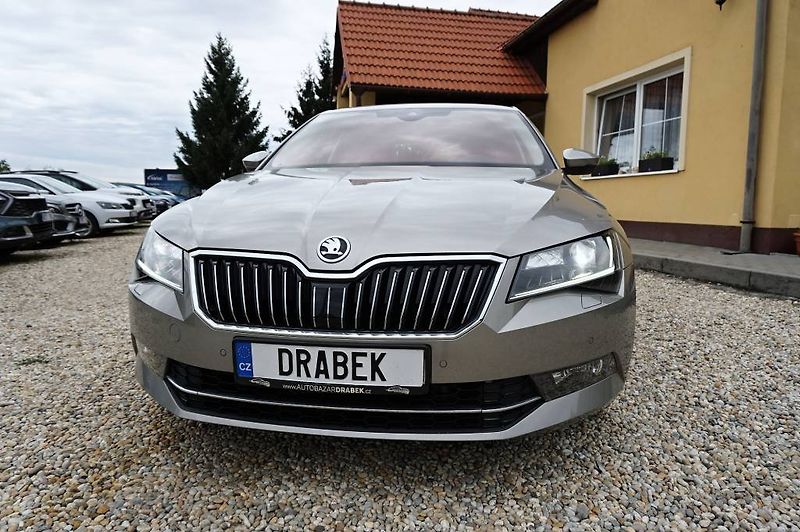 Škoda Superb (2015) STYLE PLUS 2,0 TDI 140 kW - fotka 10 z 52