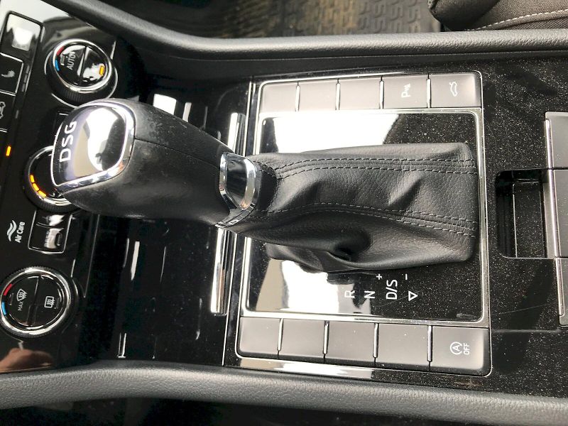 Škoda Superb (2018) GRT AMB TD 110/2.0 A7F - fotka 26 z 26
