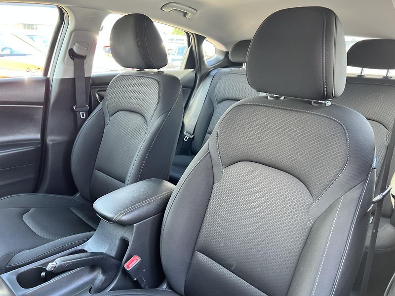 Hyundai i30 Fastback 1.0T-GDi KOUPENO V ČR - fotka 8 z 37