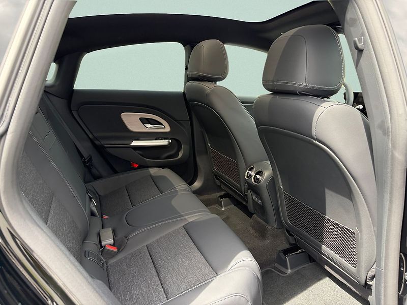 Mercedes-Benz CLA (2026) 220 - fotka 14 z 15