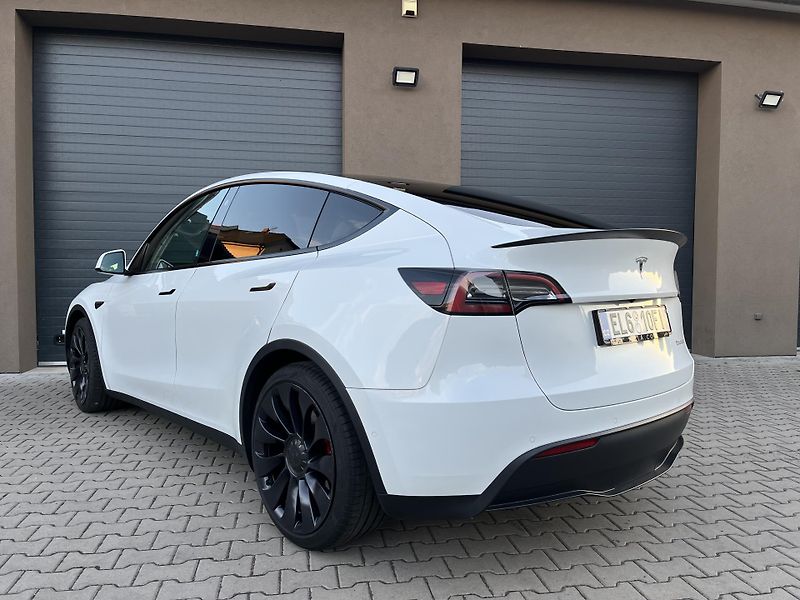 Tesla Model Y (2022) PERFORMANCE 393 Kw ,RYZEN,DPH - fotka 8 z 29