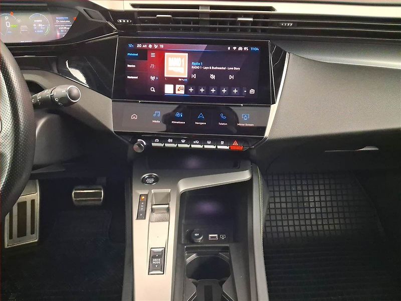 Peugeot 308 (2023) GT Hybrid 180 - fotka 12 z 20