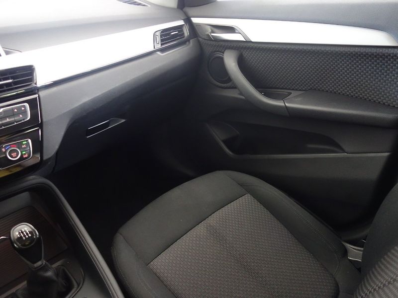 BMW X1 (2019) 116d 85kW sDRIVE -DPH - fotka 14 z 35