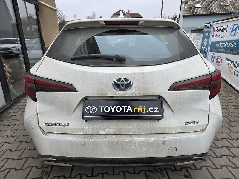 Toyota Corolla 1.8-AUTOMAT-HYBRID - fotka 6 z 14