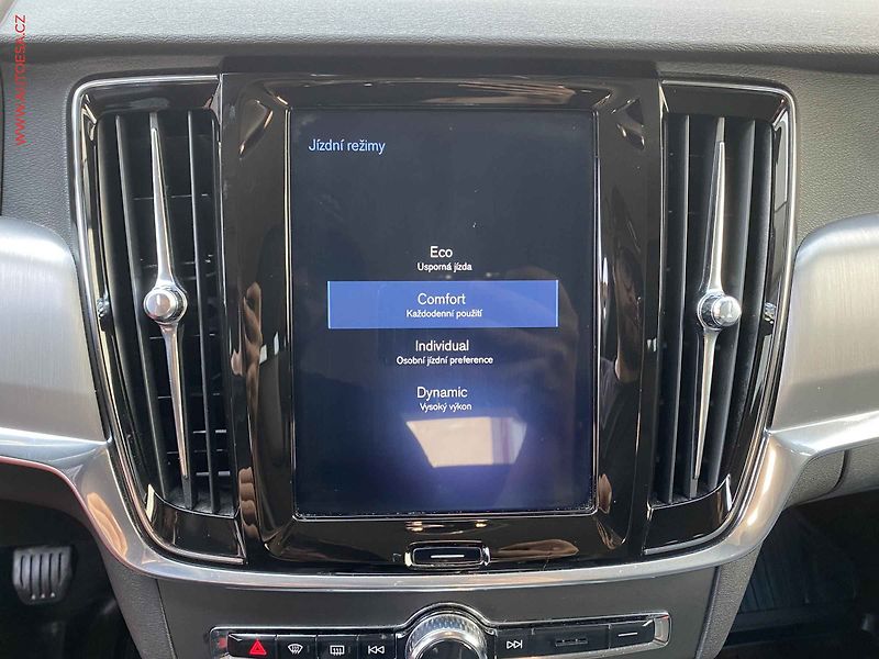 Volvo V90 (2018) 2.0d3, LED, světla - fotka 17 z 21