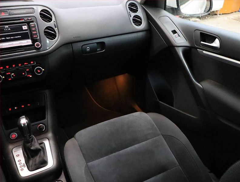 Volkswagen Tiguan (2013) 2.0 TSI, 4X4, Automat - fotka 8 z 22