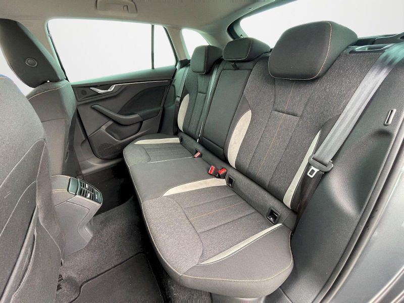 Škoda Scala (2024) Top Selection 1.0 TSI 85kW DSG - fotka 24 z 32