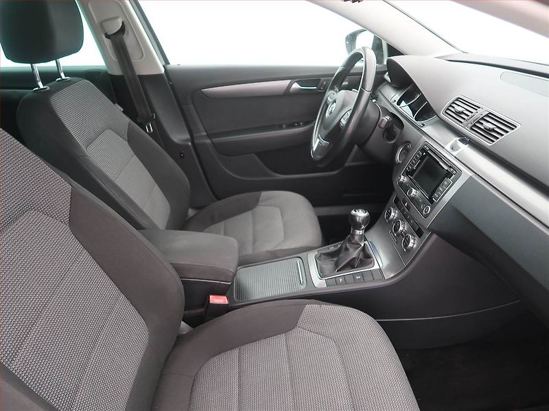 Volkswagen Passat (2012) 1.6 TDI, Serv.kniha, Navi - fotka 7 z 15