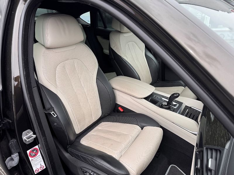 BMW X6 (2014) 4.4 V8 (449k) xDrive50i - fotka 18 z 51