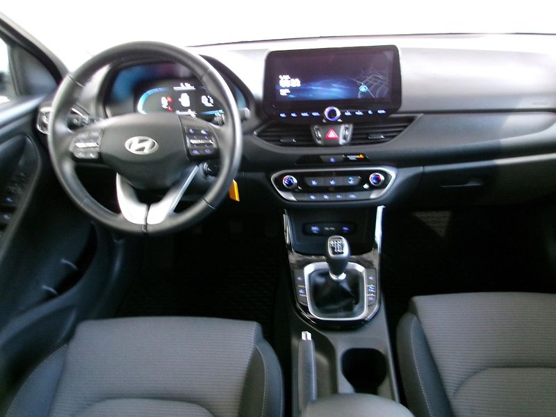 Hyundai i30 (2025) 1.5 DPi 71kW Smart MT - fotka 13 z 17