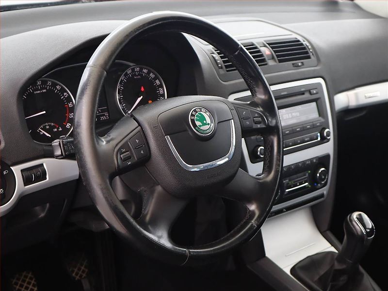 Škoda Octavia (2011) Scout 2.0 TDI, 4X4, Tempomat - fotka 12 z 16