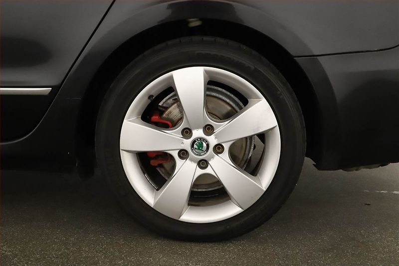 Škoda Superb (2008) 2.0 TDI, Automat, Navi, Xenony - fotka 19 z 19