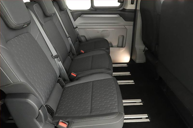 Ford Tourneo Custom (2025) 2.0 EcoBlue - fotka 7 z 15