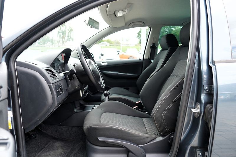 Škoda Fabia 1.4 16V Ambiente Combi 80PS - fotka 21 z 34