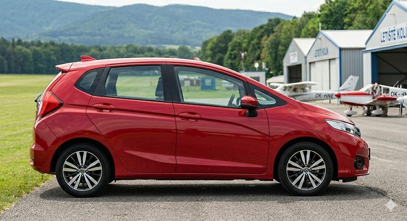 Honda Jazz 1.2 benzin 66 kw Facelit - fotka 33 z 36