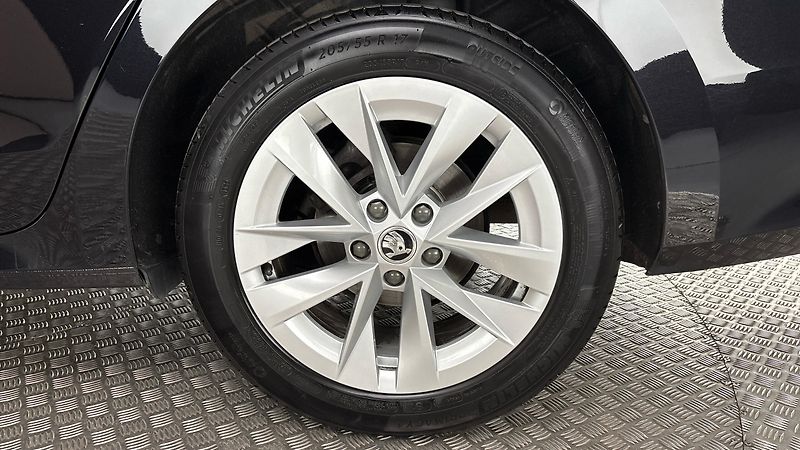 Škoda Octavia 2.0 TDI DSG Style - fotka 19 z 26