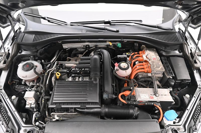 Škoda Superb 1,4 TSI iV 160 kW DSG Style Zá - fotka 9 z 31