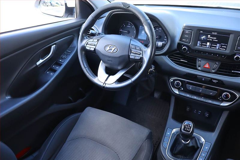 Hyundai i30 (2018) 1.6 CRDi, Serv.kniha, Tempomat - fotka 7 z 18
