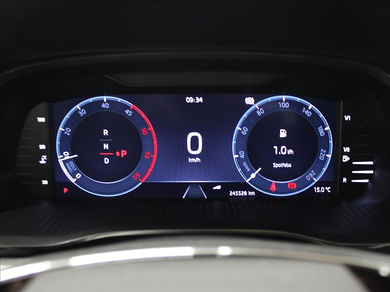 Škoda Octavia 2,0 TDI DSG style 1. maj. CZ - fotka 23 z 33