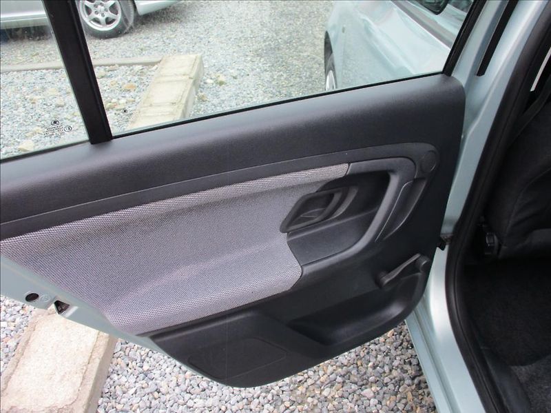 Škoda Fabia 1,4 i 16V, klima, ABS, ESP, - fotka 15 z 32