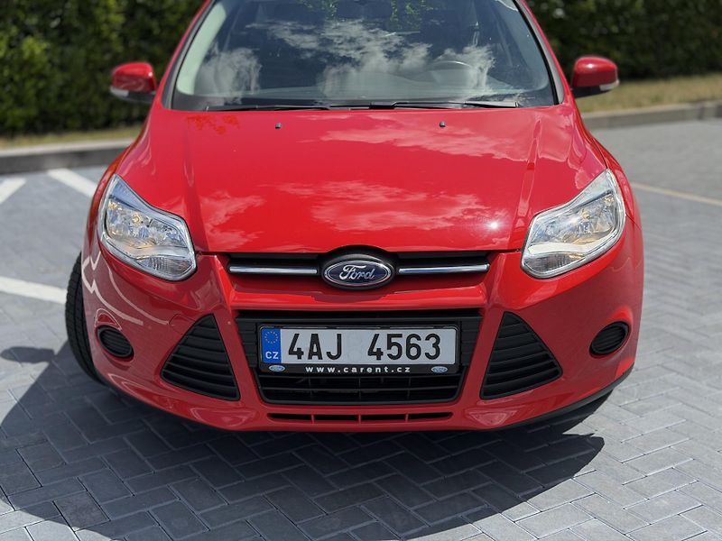 Ford Focus (2014) 1.6i 77 kW/park. senzor - fotka 7 z 19