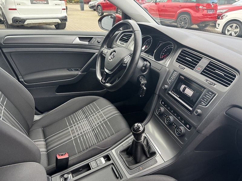 Volkswagen Golf (2016) 1.4TSi Lounge Navi Digi Klima - fotka 16 z 49