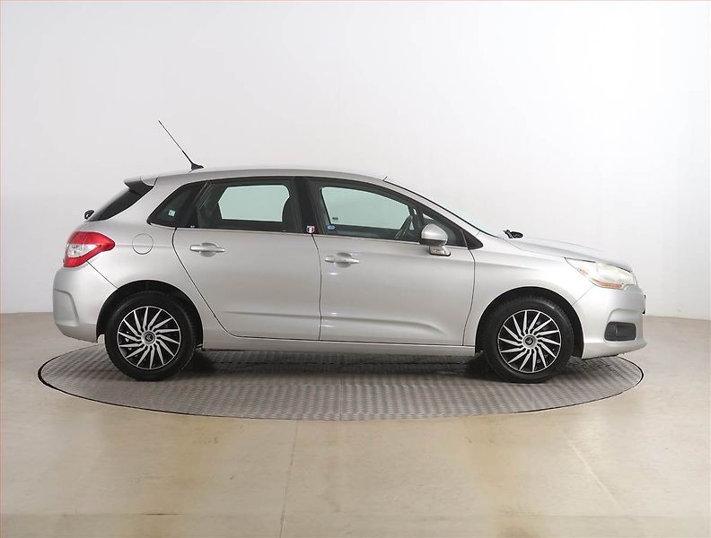 Citroën C4 (2012) 1.6 HDi, Navi, Tempomat - fotka 6 z 16