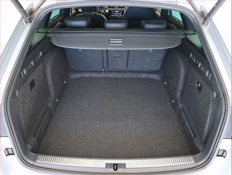 Škoda Superb (2022) 2.0 TDI - fotka 14 z 27