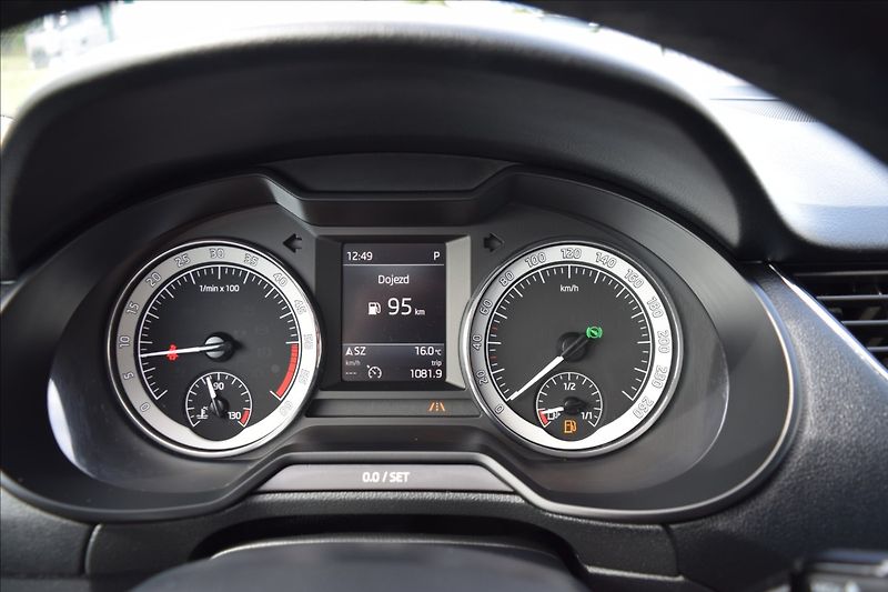 Škoda Octavia 2,0 TDI 110KW DSG NAVIGACE ALU - fotka 26 z 47