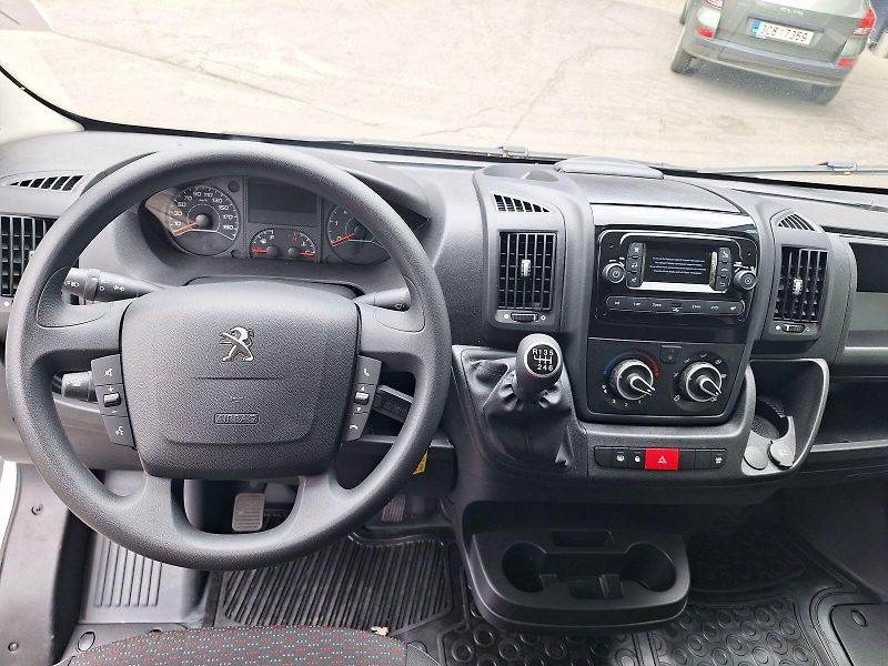 Peugeot Boxer (2024) FG 3300 L2H2 BHDi 140k MAN6 - fotka 9 z 12