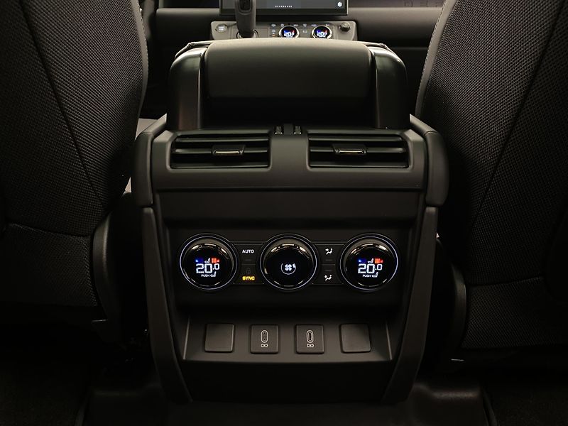 Land Rover Defender (2026) P635 OCTA BLACK AWD - fotka 72 z 74