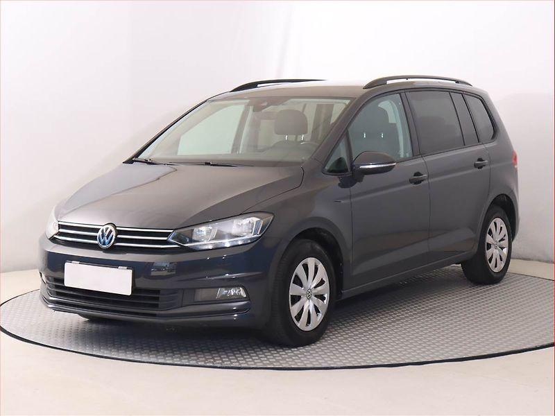 Volkswagen Touran (2019) Comfortline 1.5 TSI, Automat - fotka 2 z 20