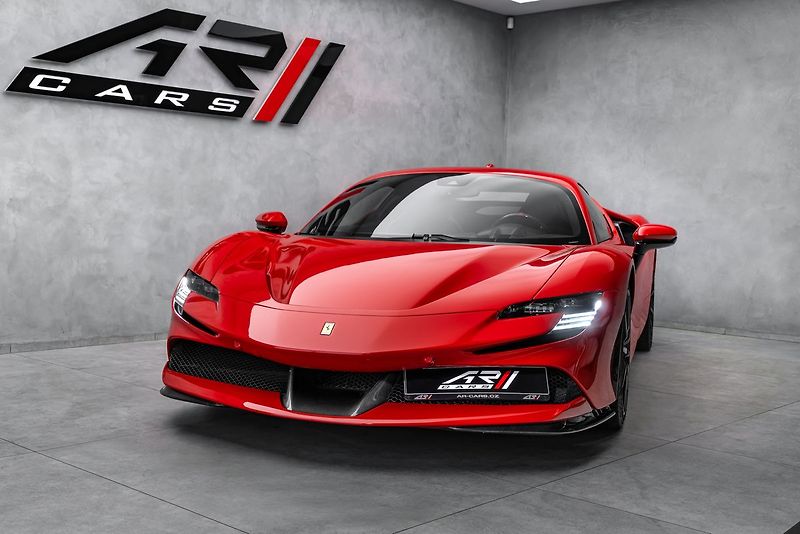 Ferrari SF90 Lift, karbon, metalíza - fotka 3 z 36