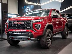 GMC Canyon (2024) 2.7 AT4X 3Lift 4WD Head-up - fotografie inzerátu