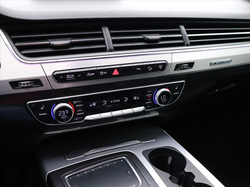 Audi Q7 3,0 TDI 200kW quattro 1.Maj. - fotka 21 z 32