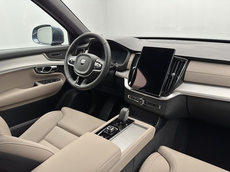 Volvo XC90 B5 AWD CORE CZ 1.maj  - fotka 24 z 43