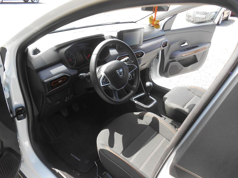 Dacia Sandero STEPWAY,NAVI,KAMERA,18tkm - fotka 33 z 45