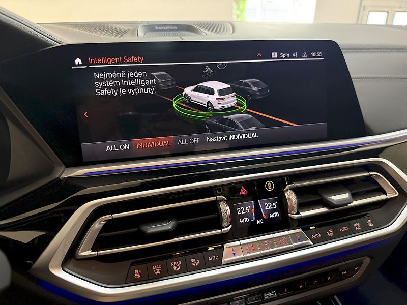 BMW X7 xDrive30d M-Sport Laser FULL - fotka 35 z 53