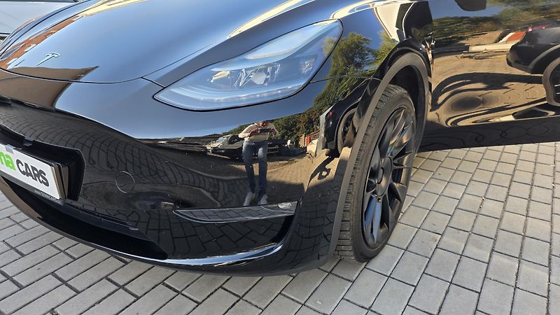 Tesla Model Y (2024) Long Range AWD DE SoH93,6% TZ - fotka 42 z 43